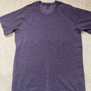 Men’s Lululemon Metal Vent Tech, 2.0 shirt. Grape Thistle color name. Small sz.